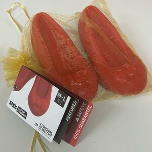 NWT Bark Box Super Chewer furiends of Dorothy toy